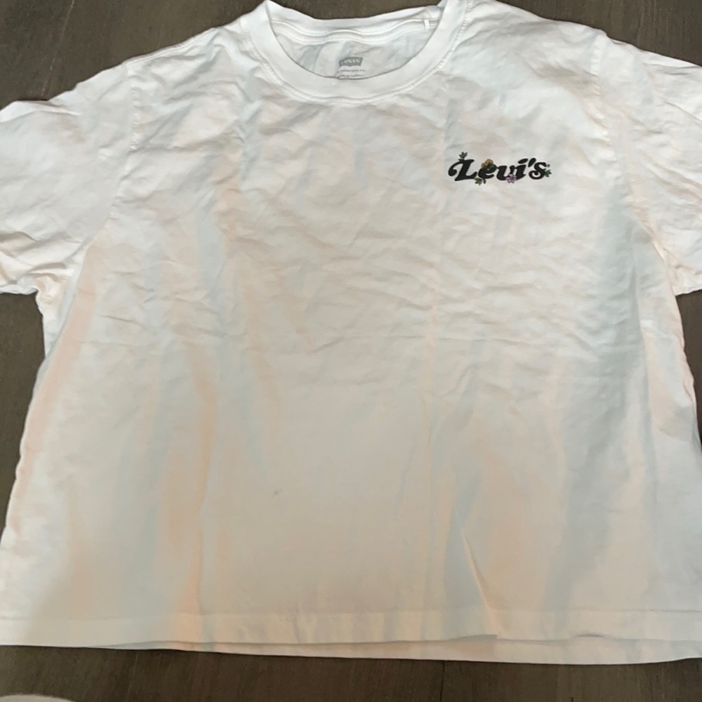 Levi’s loose fitting tee